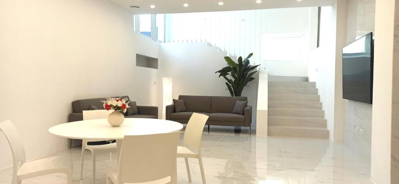 Elegant Basement Suite Орозеи Экстерьер фото
